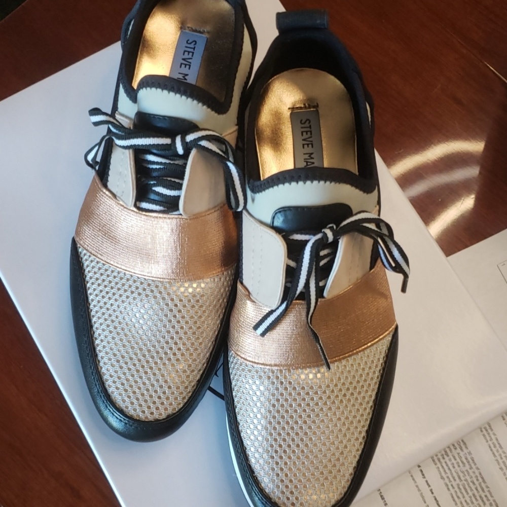 Steve Madden peekaboo shoes, like new!